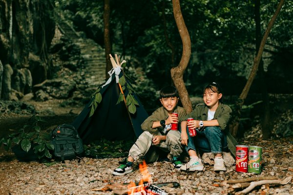 Découvrez comment un Mini-Club Métamorphose l'Expérience Camping : Une Exploration Innovante